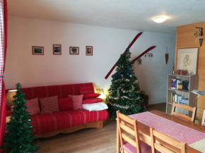 Гостиница Romantic Chalet-Style Flat with Mountain View, Торгон